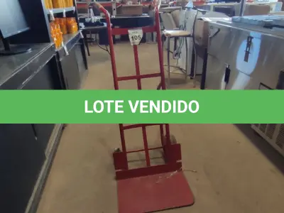 LOTE 105 - 01 CARRINHO PARA TRANSPORTE DE CARGAS VERMELHO. (NO ESTADO EM QUE SE ENCONTRA. SUJEITO A AVARIAS OCULTAS/VISÍVEIS.)