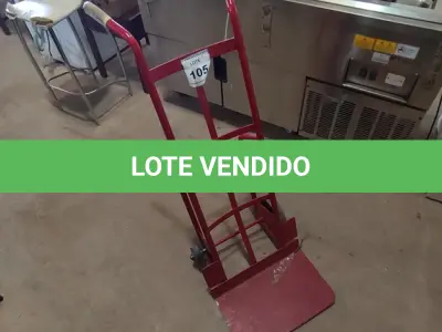 LOTE 105 - 01 CARRINHO PARA TRANSPORTE DE CARGAS VERMELHO. (NO ESTADO EM QUE SE ENCONTRA. SUJEITO A AVARIAS OCULTAS/VISÍVEIS.)