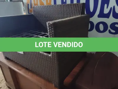 LOTE 181 - 01 SOFÁ DE JARDIM. (NO ESTADO EM QUE SE ENCONTRA. SUJEITO A AVARIAS OCULTAS/VISÍVEIS.) BH1553C
