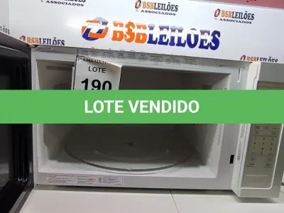 LOTE 190 - 01 MICRO-ONDAS WHIRLPOOL 110V. (NO ESTADO EM QUE SE ENCONTRA. SUJEITO A AVARIAS OCULTAS/VISÍVEIS.)  AV9461W