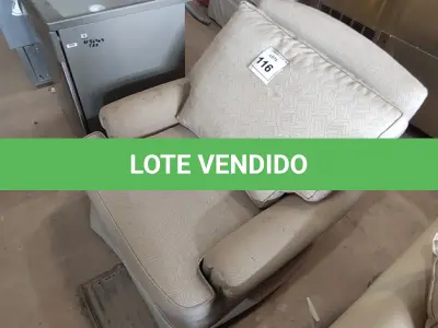 LOTE 116 - 01 POLTRONA.  (NO ESTADO EM QUE SE ENCONTRA. SUJEITO A AVARIAS OCULTAS/VISÍVEIS.) AE8137X