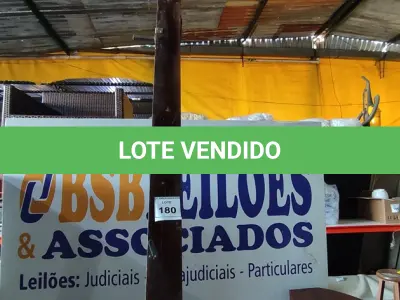 LOTE 180 - 01 TELA DE PROJEÇÃO ELÉTRICA. (NO ESTADO EM QUE SE ENCONTRA. SUJEITO A AVARIAS OCULTAS/VISÍVEIS.)