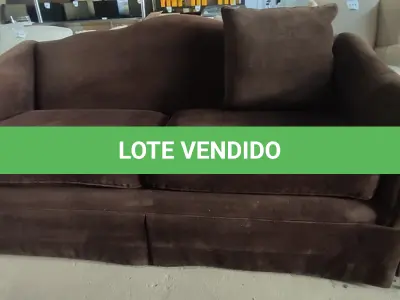 LOTE 136 - 01 SOFÁ 3 LUGARES. (NO ESTADO EM QUE SE ENCONTRA. SUJEITO A AVARIAS OCULTAS/VISÍVEIS.) BF8523B