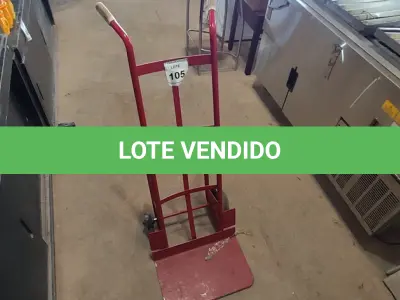 LOTE 105 - 01 CARRINHO PARA TRANSPORTE DE CARGAS VERMELHO. (NO ESTADO EM QUE SE ENCONTRA. SUJEITO A AVARIAS OCULTAS/VISÍVEIS.)