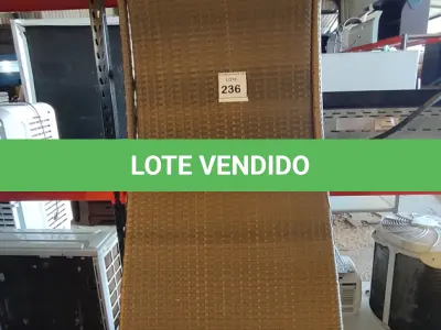 LOTE 236 - 01 ESPREGUIÇADEIRA PARA PISCINA (ESPREGUIÇADEIRA). (NO ESTADO EM QUE SE ENCONTRA. SUJEITO A AVARIAS OCULTAS/VISÍVEIS.)