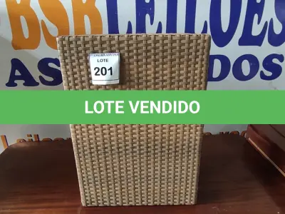 LOTE 201 - 01 MESA DE JARDIM. (NO ESTADO EM QUE SE ENCONTRA. SUJEITO A AVARIAS OCULTAS/VISÍVEIS.) BH1539B