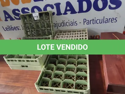 LOTE 219 - 05 BANDEJAS PARA LAVA LOUÇAS INDUSTRIAIS. (NO ESTADO EM QUE SE ENCONTRA. SUJEITO A AVARIAS OCULTAS/VISÍVEIS.)