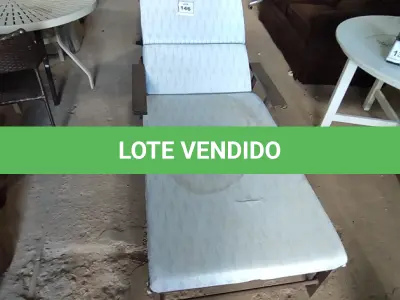 LOTE 146 - 01 ESPREGUIÇADEIRA. (NO ESTADO EM QUE SE ENCONTRA. SUJEITO A AVARIAS OCULTAS/VISÍVEIS.)  AU2348X