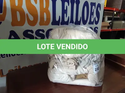 LOTE 232 - 10 COLCHAS DE CAMA DE CASAL. (NO ESTADO EM QUE SE ENCONTRA. SUJEITO A AVARIAS OCULTAS/VISÍVEIS.)