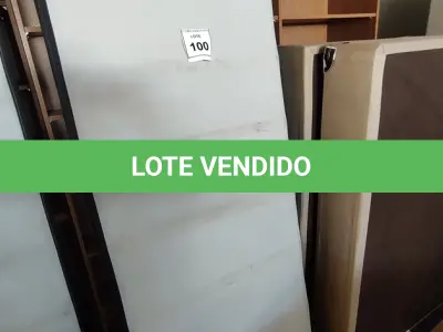 LOTE 100 - 01 BASE DE COLCHÃO DE SOLTEIRO. (NO ESTADO EM QUE SE ENCONTRA. SUJEITO A AVARIAS OCULTAS/VISÍVEIS.)