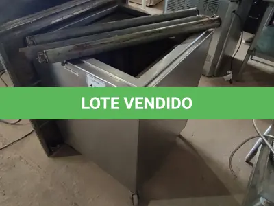 LOTE 120 - 01 BALCÃO PARA LOUÇAS. (NO ESTADO EM QUE SE ENCONTRA. SUJEITO A AVARIAS OCULTAS/VISÍVEIS.) AV9452N