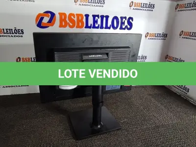 LOTE 089 - 01 MONITOR SAMSUNG. (NO ESTADO EM QUE SE ENCONTRA. SUJEITO A AVARIAS OCULTAS/VISÍVEIS.) AV9769A