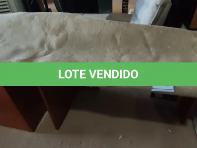 LOTE 172 - 01 TAPETE. (NO ESTADO EM QUE SE ENCONTRA. SUJEITO A AVARIAS OCULTAS/VISÍVEIS.) AU2130F