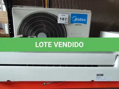 LOTE 187 - 01 AR CONDICIONADO SPRINGER MIDEA INVERTER 18.000BTUS COM CONTROLE. (NO ESTADO EM QUE SE ENCONTRA. SUJEITO A AVARIAS OCULTAS/VISÍVEIS.) BF8547A