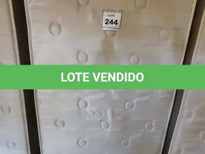 LOTE 244 - 01 COLCHÃO DE SOLTEIRO COM BASE (MATRESS TWIN). (NO ESTADO EM QUE SE ENCONTRA. SUJEITO A AVARIAS OCULTAS/VISÍVEIS.) BJ7461F