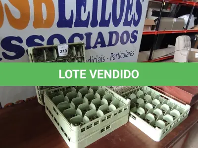 LOTE 219 - 05 BANDEJAS PARA LAVA LOUÇAS INDUSTRIAIS. (NO ESTADO EM QUE SE ENCONTRA. SUJEITO A AVARIAS OCULTAS/VISÍVEIS.)