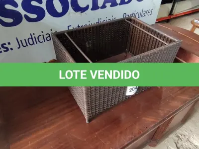 LOTE 204 - 01 MESA DE CENTRO DE JARDIM. (NO ESTADO EM QUE SE ENCONTRA. SUJEITO A AVARIAS OCULTAS/VISÍVEIS.) BH1553H