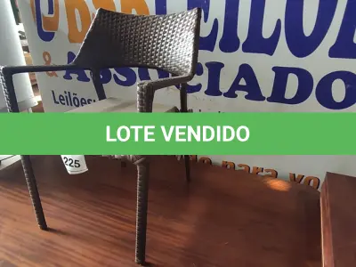 LOTE 225 - 01 CADEIRA DE JARDIM. (NO ESTADO EM QUE SE ENCONTRA. SUJEITO A AVARIAS OCULTAS/VISÍVEIS.) BH1551U