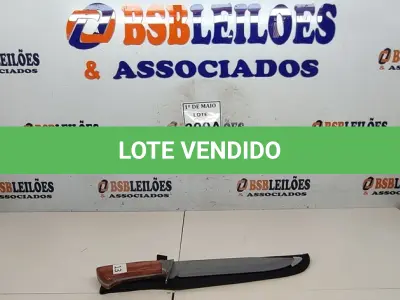 LOTE 300 - 01 FACA IMPORTADA AÇO INOXIDÁVEL CABO EM MADEIRA FULL TANG BAINHA DE NYLON TAMANHO TOTAL 38CM PESO 408G JÁ AFIADA  