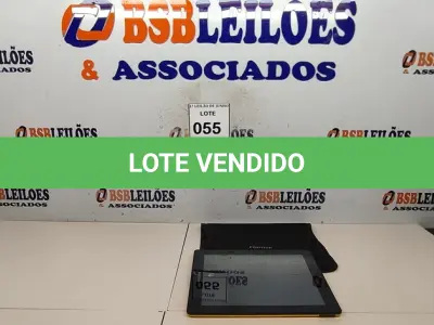 LOTE 055 - 01 TABLET SEM FONTE COM CASE MARCA POSITIVO. (NO ESTADO) ATENÇÃO! FAZER A VISITAÇÃO ANTES DE ARREMATAR, NÃO SABEMOS SE FUNCIONA, LEILÃO NÃO TEM GARANTIA E NEM DEVOLUÇÃO, SUJEITO A POSSÍVEIS AVARIAS VISÍVEIS/OCULTAS E/OU AUSÊNCIA DE COMPONENTES.