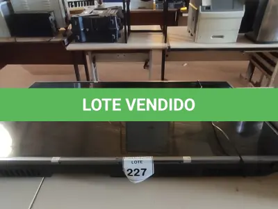 LOTE 227 - 01 TV SMART 4K LED 55’’ MARCA PHILCO COM AVARIAS. (NO ESTADO) ATENÇÃO! FAZER A VISITAÇÃO ANTES DE ARREMATAR, NÃO SABEMOS SE FUNCIONA, LEILÃO NÃO TEM GARANTIA E NEM DEVOLUÇÃO, SUJEITO A POSSÍVEIS AVARIAS VISÍVEIS/OCULTAS E/OU AUSÊNCIA DE COMPONENTES.