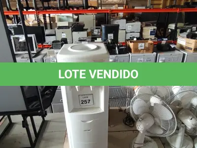 LOTE 257 - 01 BEBEDOURO PARA GARRAFÃO MARCA IBBL E 01 CLIMATIZADOR DE AR MARCA CONSUL. (NO ESTADO) ATENÇÃO! FAZER A VISITAÇÃO ANTES DE ARREMATAR, NÃO SABEMOS SE FUNCIONA, LEILÃO NÃO TEM GARANTIA E NEM DEVOLUÇÃO, SUJEITO A POSSÍVEIS AVARIAS VISÍVEIS/OCULTAS E/OU AUSÊNCIA DE COMPONENTES.