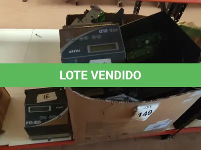 LOTE 149 - 01 LOTE COM ELETRÔNICOS E PERIFÉRICOS DIVERSOS. (NO ESTADO) ATENÇÃO! FAZER A VISITAÇÃO ANTES DE ARREMATAR, NÃO SABEMOS SE FUNCIONA, LEILÃO NÃO TEM GARANTIA E NEM DEVOLUÇÃO, SUJEITO A POSSÍVEIS AVARIAS VISÍVEIS/OCULTAS E/OU AUSÊNCIA DE COMPONENTES.
