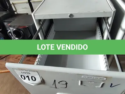 LOTE 010 - 01 ARQUIVO DE AÇO 04 GAVETAS. (NO ESTADO) ATENÇÃO! FAZER A VISITAÇÃO ANTES DE ARREMATAR, NÃO SABEMOS SE FUNCIONA, LEILÃO NÃO TEM GARANTIA E NEM DEVOLUÇÃO, SUJEITO A POSSÍVEIS AVARIAS VISÍVEIS/OCULTAS E/OU AUSÊNCIA DE COMPONENTES.