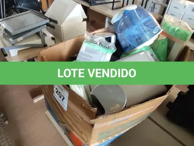 LOTE 207 - 01 LOTE COM PERIFÉRICOS DIVERSOS. (NO ESTADO) ATENÇÃO! FAZER A VISITAÇÃO ANTES DE ARREMATAR, NÃO SABEMOS SE FUNCIONA, LEILÃO NÃO TEM GARANTIA E NEM DEVOLUÇÃO, SUJEITO A POSSÍVEIS AVARIAS VISÍVEIS/OCULTAS E/OU AUSÊNCIA DE COMPONENTES.