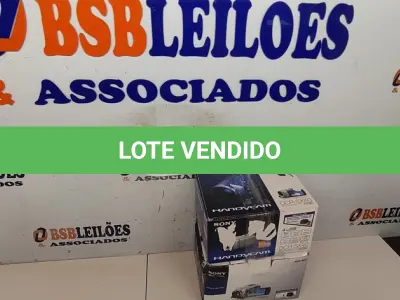 LOTE 052 - 02 CÂMERAS FILMADORAS, SENDO 01 DCR-SX40 E 01 DCR-SR21 MARCA SONY. (NO ESTADO) ATENÇÃO! FAZER A VISITAÇÃO ANTES DE ARREMATAR, NÃO SABEMOS SE FUNCIONA, LEILÃO NÃO TEM GARANTIA E NEM DEVOLUÇÃO, SUJEITO A POSSÍVEIS AVARIAS VISÍVEIS/OCULTAS E/OU AUSÊNCIA DE COMPONENTES.