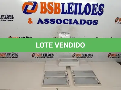 LOTE 043 - 05 BATERIAS METÁLICAS. (NO ESTADO) ATENÇÃO! FAZER A VISITAÇÃO ANTES DE ARREMATAR, NÃO SABEMOS SE FUNCIONA, LEILÃO NÃO TEM GARANTIA E NEM DEVOLUÇÃO, SUJEITO A POSSÍVEIS AVARIAS VISÍVEIS/OCULTAS E/OU AUSÊNCIA DE COMPONENTES.