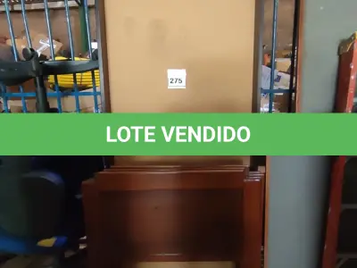LOTE 275 - 03 CAMAS DE SOLTEIRO EM MADEIRA SEM COLCHÃO SENDO 01 INCOMPLETA. (NO ESTADO) ATENÇÃO! FAZER A VISITAÇÃO ANTES DE ARREMATAR, NÃO SABEMOS SE FUNCIONA, LEILÃO NÃO TEM GARANTIA E NEM DEVOLUÇÃO, SUJEITO A POSSÍVEIS AVARIAS VISÍVEIS/OCULTAS E/OU AUSÊNCIA DE COMPONENTES.