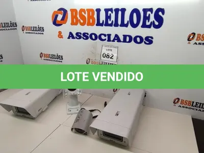 LOTE 082 - 02 CÂMERAS DE VÍDEO AXIS P1343-E, 01 SUPORTE PARA CÂMERAS E 01 CÂMERA DE SEGURANÇA IR30 MARCA MULTITOC. (NO ESTADO) ATENÇÃO! FAZER A VISITAÇÃO ANTES DE ARREMATAR, NÃO SABEMOS SE FUNCIONA, LEILÃO NÃO TEM GARANTIA E NEM DEVOLUÇÃO, SUJEITO A POSSÍVEIS AVARIAS VISÍVEIS/OCULTAS E/OU AUSÊNCIA DE COMPONENTES.