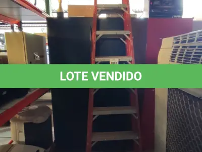 LOTE 083 - 01 ESCADA TESOURA. (NO ESTADO) ATENÇÃO! FAZER A VISITAÇÃO ANTES DE ARREMATAR, NÃO SABEMOS SE FUNCIONA, LEILÃO NÃO TEM GARANTIA E NEM DEVOLUÇÃO, SUJEITO A POSSÍVEIS AVARIAS VISÍVEIS/OCULTAS E/OU AUSÊNCIA DE COMPONENTES.