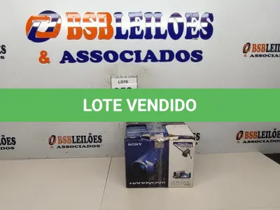 LOTE 052 - 02 CÂMERAS FILMADORAS, SENDO 01 DCR-SX40 E 01 DCR-SR21 MARCA SONY. (NO ESTADO) ATENÇÃO! FAZER A VISITAÇÃO ANTES DE ARREMATAR, NÃO SABEMOS SE FUNCIONA, LEILÃO NÃO TEM GARANTIA E NEM DEVOLUÇÃO, SUJEITO A POSSÍVEIS AVARIAS VISÍVEIS/OCULTAS E/OU AUSÊNCIA DE COMPONENTES.
