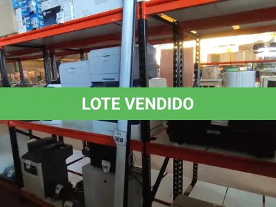 LOTE 088 - 01 TELA DE PROJEÇÃO. (NO ESTADO) ATENÇÃO! FAZER A VISITAÇÃO ANTES DE ARREMATAR, NÃO SABEMOS SE FUNCIONA, LEILÃO NÃO TEM GARANTIA E NEM DEVOLUÇÃO, SUJEITO A POSSÍVEIS AVARIAS VISÍVEIS/OCULTAS E/OU AUSÊNCIA DE COMPONENTES.