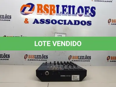 LOTE 039 - 01 MESA DE SOM COMPACTA YAMAHA MG82CX. (NO ESTADO) ATENÇÃO! FAZER A VISITAÇÃO ANTES DE ARREMATAR, NÃO SABEMOS SE FUNCIONA, LEILÃO NÃO TEM GARANTIA E NEM DEVOLUÇÃO, SUJEITO A POSSÍVEIS AVARIAS VISÍVEIS/OCULTAS E/OU AUSÊNCIA DE COMPONENTES.