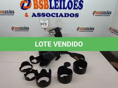 LOTE 073 - 01 LOTE COM DIVERSOS PARASOL PARA LENTE, 01 FLASH SB-910, 01 LENTE AF-S VR-NIKKOR E 01 CÂMERA FOTOGRÁFICA D610 MARCA NIKON.  (NO ESTADO) ATENÇÃO! FAZER A VISITAÇÃO ANTES DE ARREMATAR, NÃO SABEMOS SE FUNCIONA, LEILÃO NÃO TEM GARANTIA E NEM DEVOLUÇÃO, SUJEITO A POSSÍVEIS AVARIAS VISÍVEIS/OCULTAS E/OU AUSÊNCIA DE COMPONENTES.