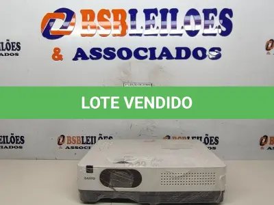 LOTE 053 - 01 PROJETOR MODELO PLC-XW300 MARCA SANYO. (NO ESTADO) ATENÇÃO! FAZER A VISITAÇÃO ANTES DE ARREMATAR, NÃO SABEMOS SE FUNCIONA, LEILÃO NÃO TEM GARANTIA E NEM DEVOLUÇÃO, SUJEITO A POSSÍVEIS AVARIAS VISÍVEIS/OCULTAS E/OU AUSÊNCIA DE COMPONENTES.