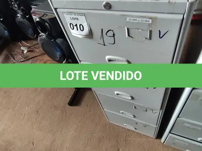 LOTE 010 - 01 ARQUIVO DE AÇO 04 GAVETAS. (NO ESTADO) ATENÇÃO! FAZER A VISITAÇÃO ANTES DE ARREMATAR, NÃO SABEMOS SE FUNCIONA, LEILÃO NÃO TEM GARANTIA E NEM DEVOLUÇÃO, SUJEITO A POSSÍVEIS AVARIAS VISÍVEIS/OCULTAS E/OU AUSÊNCIA DE COMPONENTES.