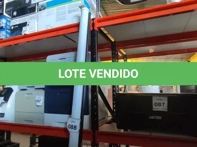 LOTE 088 - 01 TELA DE PROJEÇÃO. (NO ESTADO) ATENÇÃO! FAZER A VISITAÇÃO ANTES DE ARREMATAR, NÃO SABEMOS SE FUNCIONA, LEILÃO NÃO TEM GARANTIA E NEM DEVOLUÇÃO, SUJEITO A POSSÍVEIS AVARIAS VISÍVEIS/OCULTAS E/OU AUSÊNCIA DE COMPONENTES.