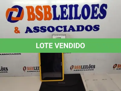 LOTE 125 - 01 TABLET SEM FONTE COM CASE MARCA POSITIVO. (NO ESTADO) ATENÇÃO! FAZER A VISITAÇÃO ANTES DE ARREMATAR, NÃO SABEMOS SE FUNCIONA, LEILÃO NÃO TEM GARANTIA E NEM DEVOLUÇÃO, SUJEITO A POSSÍVEIS AVARIAS VISÍVEIS/OCULTAS E/OU AUSÊNCIA DE COMPONENTES.
