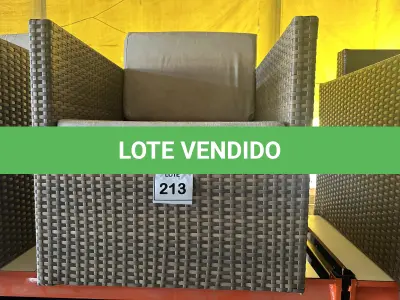 LOTE 213 - 01 POLTRONA DE JARDIM. (NO ESTADO EM QUE SE ENCONTRA. SUJEITO A AVARIAS OCULTAS/VISÍVEIS.) BH1540C