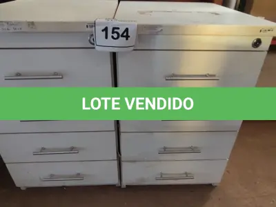 LOTE 154 - 02 GAVETEIROS DE ESCRITÓRIO. (NO ESTADO) ATENÇÃO! FAZER A VISITAÇÃO ANTES DE ARREMATAR, NÃO SABEMOS SE FUNCIONA, LEILÃO NÃO TEM GARANTIA E NEM DEVOLUÇÃO, SUJEITO A POSSÍVEIS AVARIAS VISÍVEIS/OCULTAS E/OU AUSÊNCIA DE COMPONENTES.