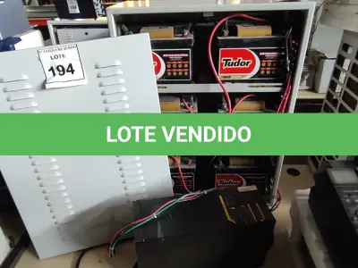 LOTE 194 - 01 NOBREAK MARCA LACERDA E UM BANCO DE BATERIAS COM 06 BATERIAS. (NO ESTADO) ATENÇÃO! FAZER A VISITAÇÃO ANTES DE ARREMATAR, NÃO SABEMOS SE FUNCIONA, LEILÃO NÃO TEM GARANTIA E NEM DEVOLUÇÃO, SUJEITO A POSSÍVEIS AVARIAS VISÍVEIS/OCULTAS E/OU AUSÊNCIA DE COMPONENTES.