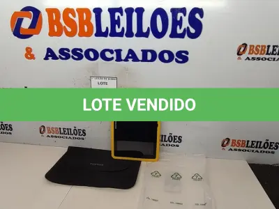 LOTE 175 - 01 TABLET SEM FONTE COM CASE MARCA POSITIVO. (NO ESTADO) ATENÇÃO! FAZER A VISITAÇÃO ANTES DE ARREMATAR, NÃO SABEMOS SE FUNCIONA, LEILÃO NÃO TEM GARANTIA E NEM DEVOLUÇÃO, SUJEITO A POSSÍVEIS AVARIAS VISÍVEIS/OCULTAS E/OU AUSÊNCIA DE COMPONENTES.