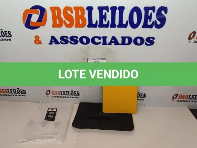 LOTE 135 - 01 TABLET SEM FONTE COM CASE MARCA POSITIVO. (NO ESTADO) ATENÇÃO! FAZER A VISITAÇÃO ANTES DE ARREMATAR, NÃO SABEMOS SE FUNCIONA, LEILÃO NÃO TEM GARANTIA E NEM DEVOLUÇÃO, SUJEITO A POSSÍVEIS AVARIAS VISÍVEIS/OCULTAS E/OU AUSÊNCIA DE COMPONENTES.