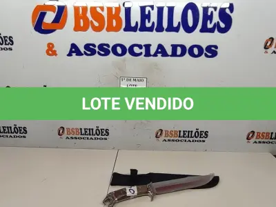 LOTE 015 - 01 FACA IMPORTADA AÇO INOXIDÁVEL CABO EM MADEIRA COM POMO CABEÇA DE ONÇA FULL TANG BAINHA DE NYLON TAMANHO TOTAL 34CM PESO 342G JÁ AFIADA (NOVO) (NO ESTADO) ATENÇÃO! FAZER A VISITAÇÃO ANTES DE ARREMATAR, NÃO SABEMOS SE FUNCIONA. LEILÃO NÃO TEM GARANTIA E NEM DEVOLUÇÃO, SUJEITO A POSSÍVEIS AVARIAS VISÍVEIS/OCULTAS E/OU AUSÊNCIA DE COMPONENTES.