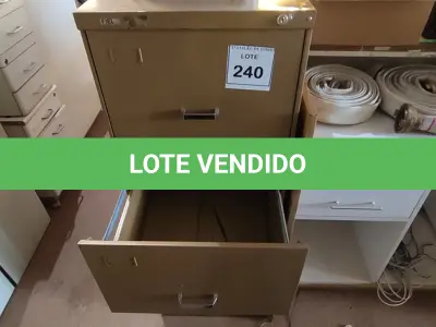 LOTE 240 - 01 ARQUIVO DE AÇO 04 GAVETAS. (NO ESTADO) ATENÇÃO! FAZER A VISITAÇÃO ANTES DE ARREMATAR, NÃO SABEMOS SE FUNCIONA, LEILÃO NÃO TEM GARANTIA E NEM DEVOLUÇÃO, SUJEITO A POSSÍVEIS AVARIAS VISÍVEIS/OCULTAS E/OU AUSÊNCIA DE COMPONENTES.