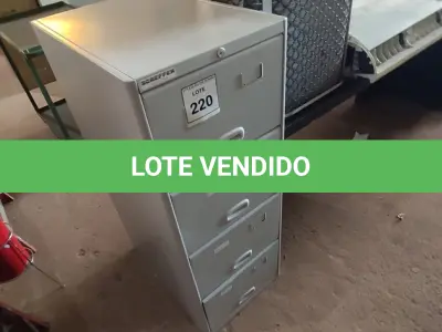 LOTE 220 - 01 ARQUIVO DE AÇO 04 GAVETAS. (NO ESTADO) ATENÇÃO! FAZER A VISITAÇÃO ANTES DE ARREMATAR, NÃO SABEMOS SE FUNCIONA, LEILÃO NÃO TEM GARANTIA E NEM DEVOLUÇÃO, SUJEITO A POSSÍVEIS AVARIAS VISÍVEIS/OCULTAS E/OU AUSÊNCIA DE COMPONENTES.
